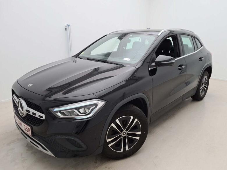 Mercedes GLA 180 d Aut. Widescreen LED CarPlay Navi 1/2 Sport-Leather KeylessStart Camera Klima PDC ... #1