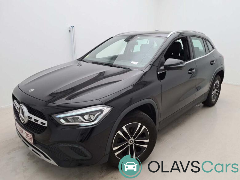 Mercedes GLA 180 d Aut. Widescreen LED CarPlay Navi 1/2 Sport-Leather KeylessStart Camera Klima PDC ...