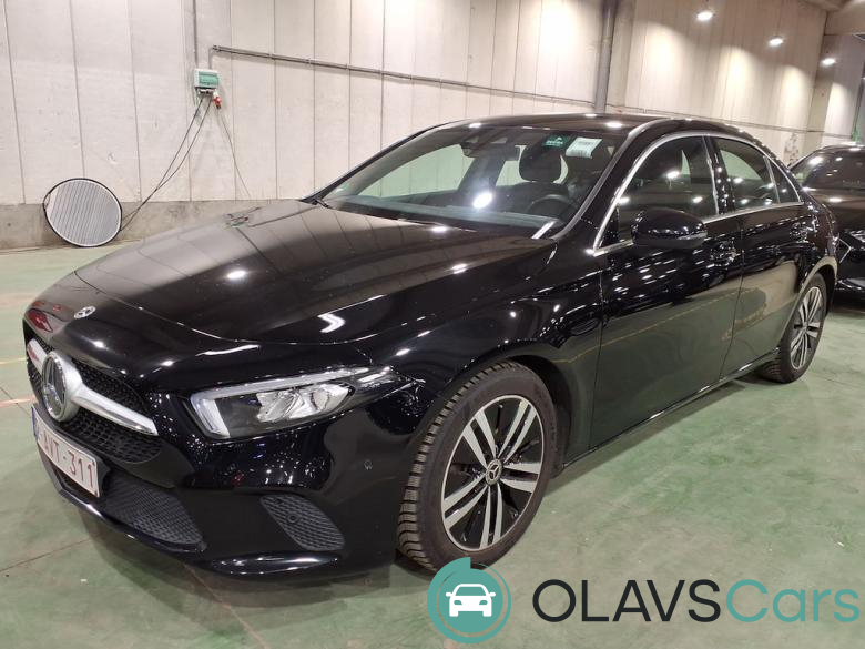 Mercedes A 180 d Aut. Progressive LED Widescreen Ambient CarPlay Navi Sport-Leather Camera KeylessStart Klima PDC ...