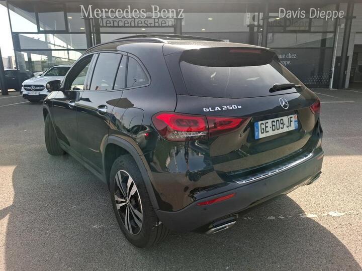 Mercedes GLA 250 e Progressive Aut. Pano Multibeam Ambient Widescreen Navi 1/2 Sport-Leather Camera Klima PDC ... #4