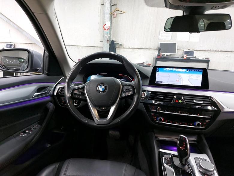 BMW 518 d Aut. LED LC-Pro Ambient Navi Leather Camera KeylessGo Klima PDC ... #3