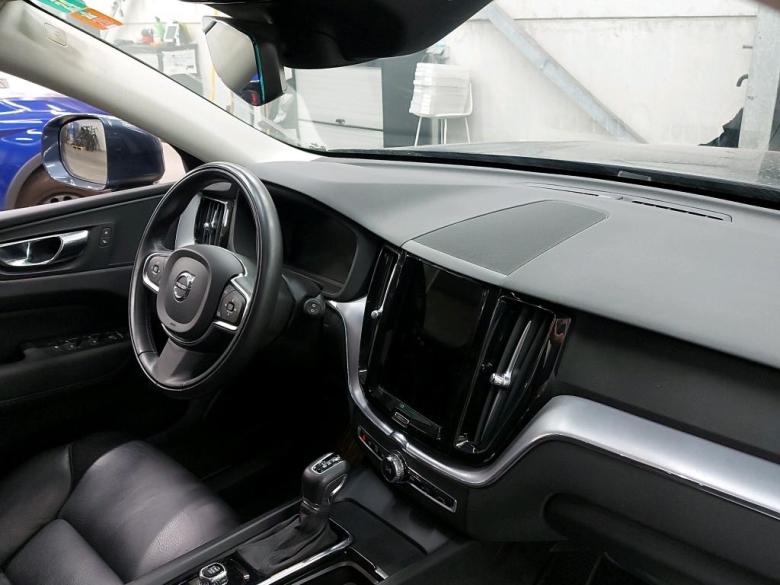 Volvo XC60 2.0 D4 Aut. Momentum Pro LED Virtual Navi Leather Klima PDC ... #5