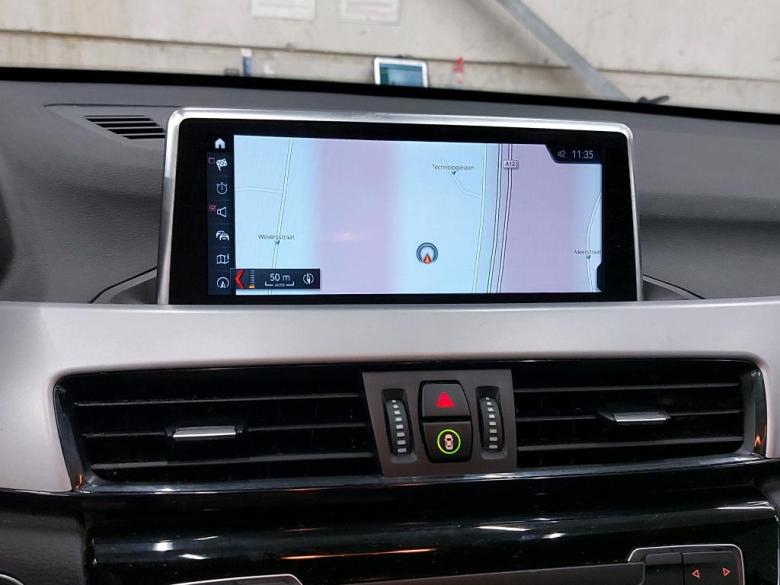 BMW X1 sDrive18d Navi Carplay Klima PDC ... #4