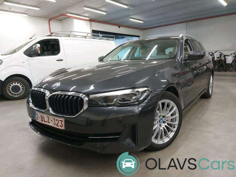 BMW 520 e Pano Aut. LED-Xenon Ambient CarPlay Navi Leather Camera Klima PDC ...